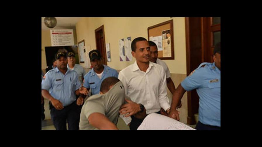 Tribunal condena a un año de prisión a Yimi Zapata por falsificación de documentos