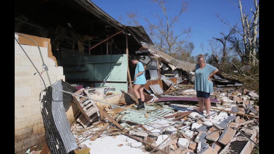 Aumentan a seis los muertos tras paso de huracán Michael por EEUU