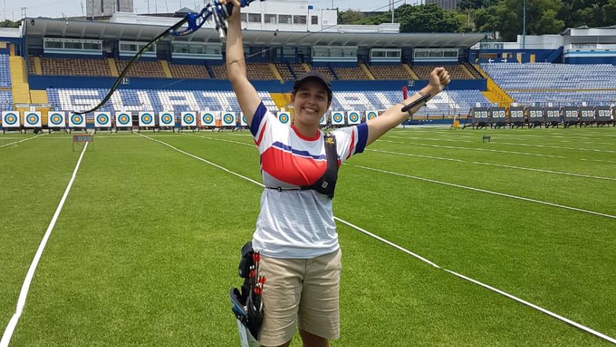 Deuri Corniel mantiene liderato en vela