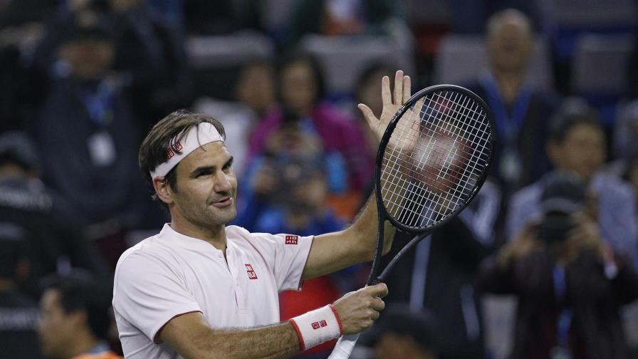 Fanáticos lo ven perfecto: Federer avanza en Shanghái 