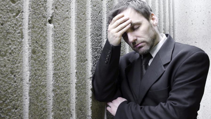 VIDEO: Las dificultades de los hombres para “ser caballeros” en estos tiempos de acoso sexual