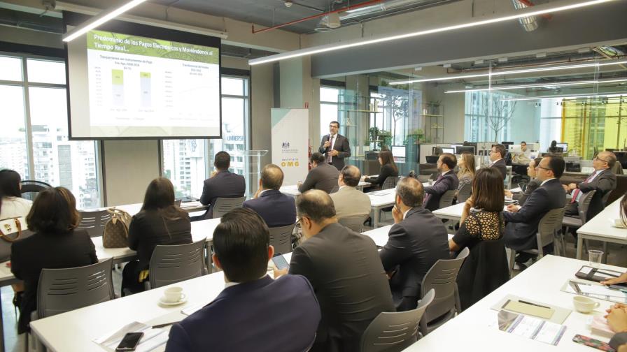 Celebran seminario de capacitación “FINTECH Talk 2018” Celebran seminario de capacitación “FINTECH Talk 2018”