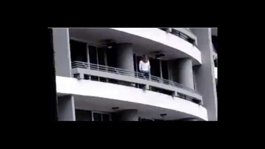 Muere mujer al caer de un piso 27 mientras se hacía una selfie