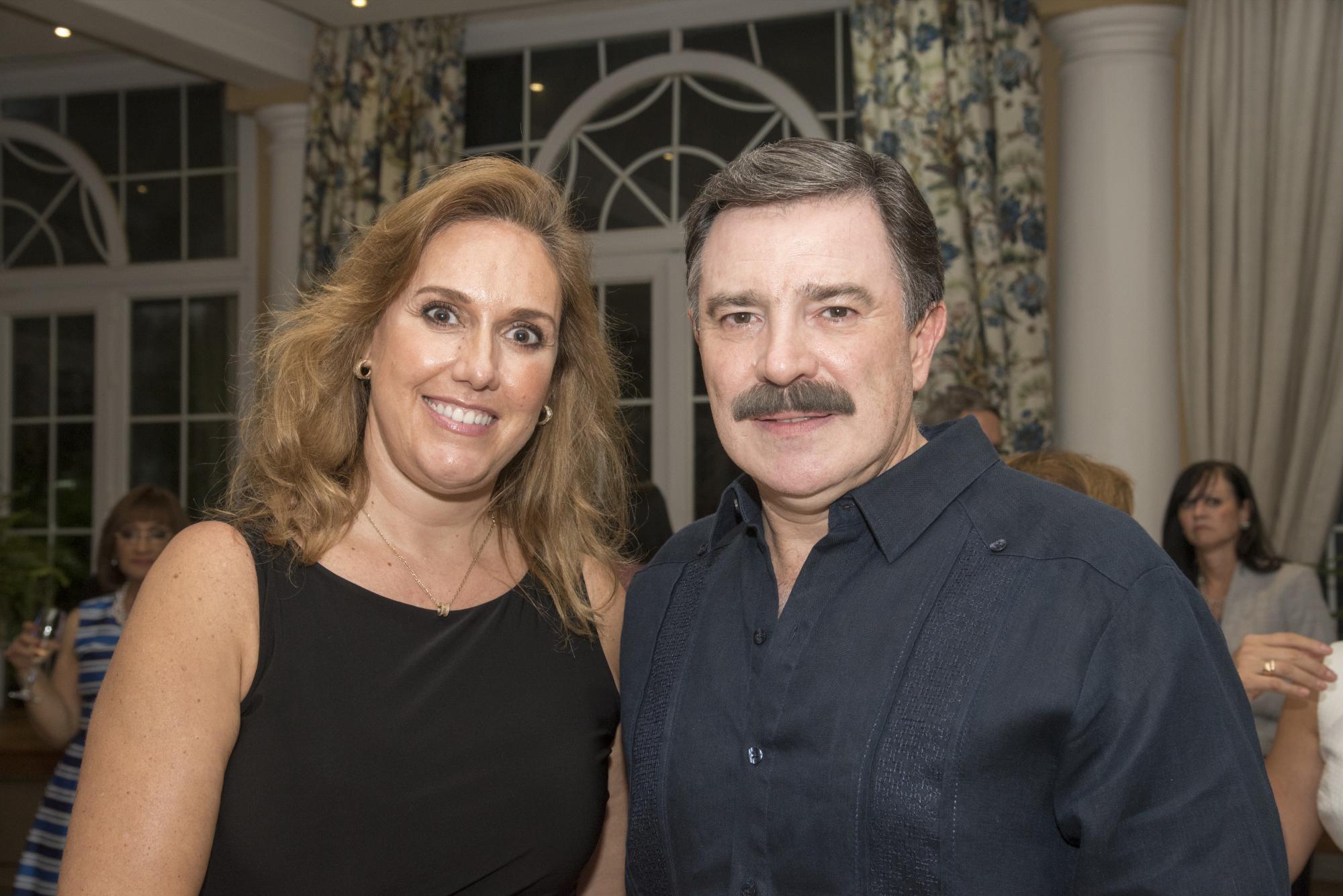 Mara de Viesca y Rogelio Viesca.