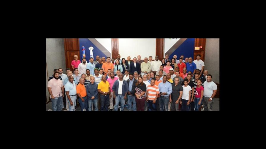 Indotel examina a 77 personas para el servicio de radioaficionados