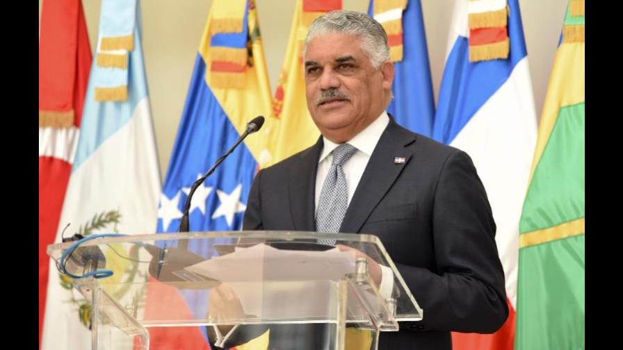 Canciller Vargas viaja a Kuwait, Inglaterra y España