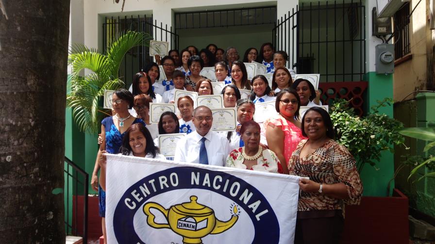 Cenaen capacita a 24 mujeres en enfermería para el hogar 