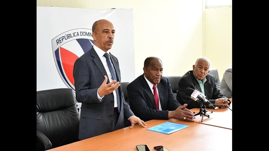 Cuatro candidatos para sustituir a Osiris, que resiste