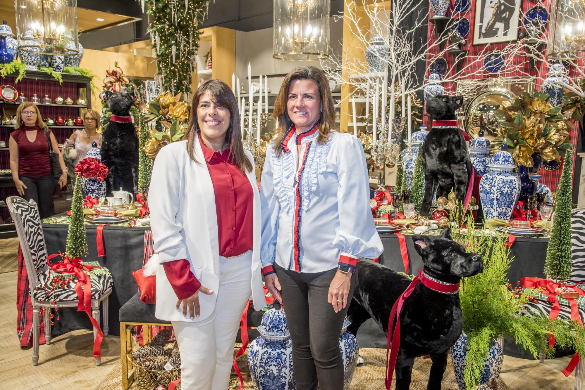 Carla Dajer y Beatriz Puello.
