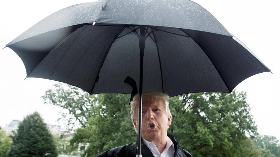 Trump visita áreas devastadas por huracán Michael en Florida y Georgia