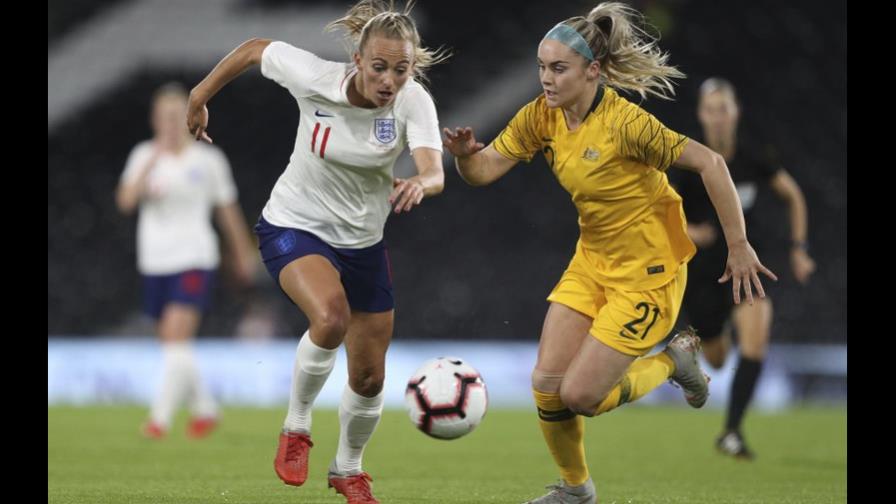 La UEFA aumenta fondos para fútbol europeo femenino 