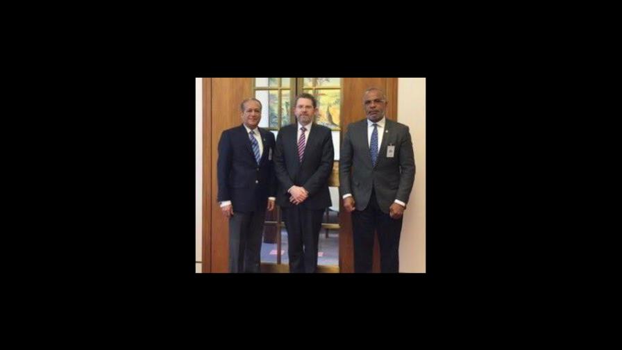 Pared Pérez viaja a Australia a reunión  con congresistas