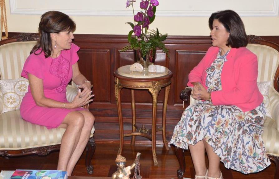 Vicepresidenta Cedeño se reúne con embajadora de EEUU Robin Bernstein