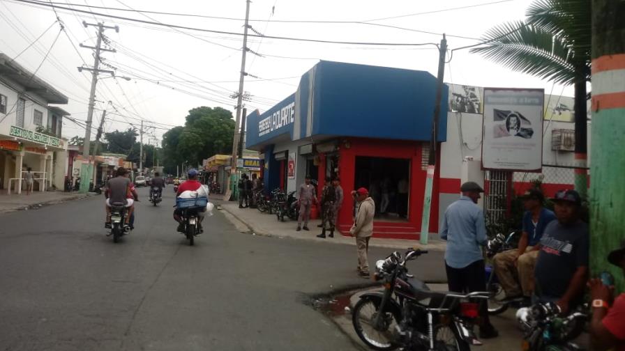 Un raso y un civil resultan heridos de bala y perdigones durante protesta en Bonao Un raso y un civil resultan heridos de bala y perdigones durante protesta en Bonao