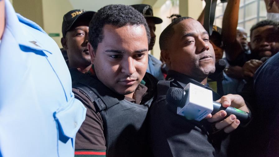 Condenan a dos de cinco imputados de caso John Percival