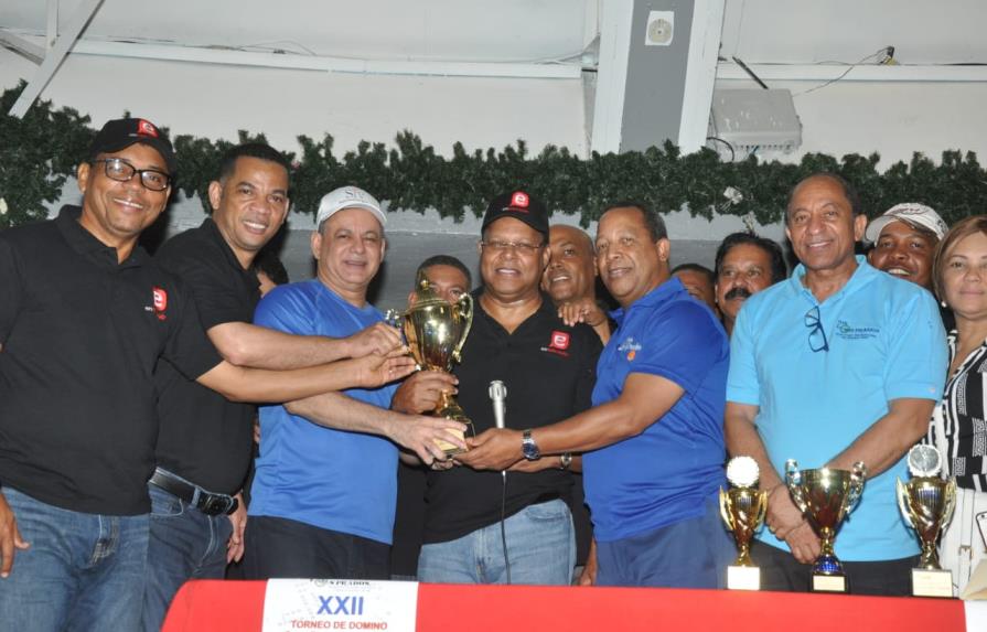 Amigos de Danny campeón dominó en Copa Restauración del club Los Prados