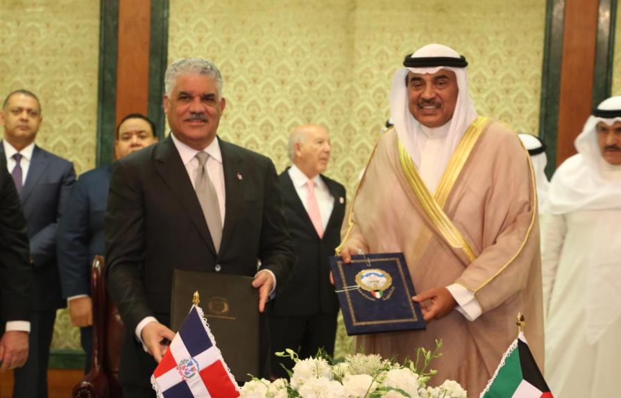 Miguel Vargas y su homólogo Kuwait suscriben cuatro acuerdos 