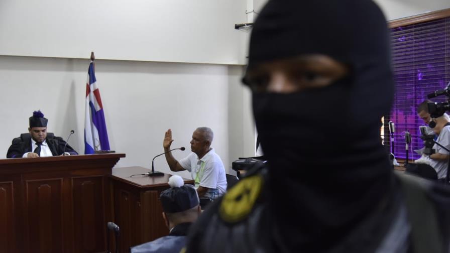 Testigo dice que lavó vehículo en que transportaron cuerpo de Emely Peguero Testigo dice que lavó vehículo en que transportaron cuerpo de Emely Peguero