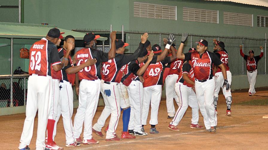 Se definen semifinales del sóftbol chata del Distrito Nacional