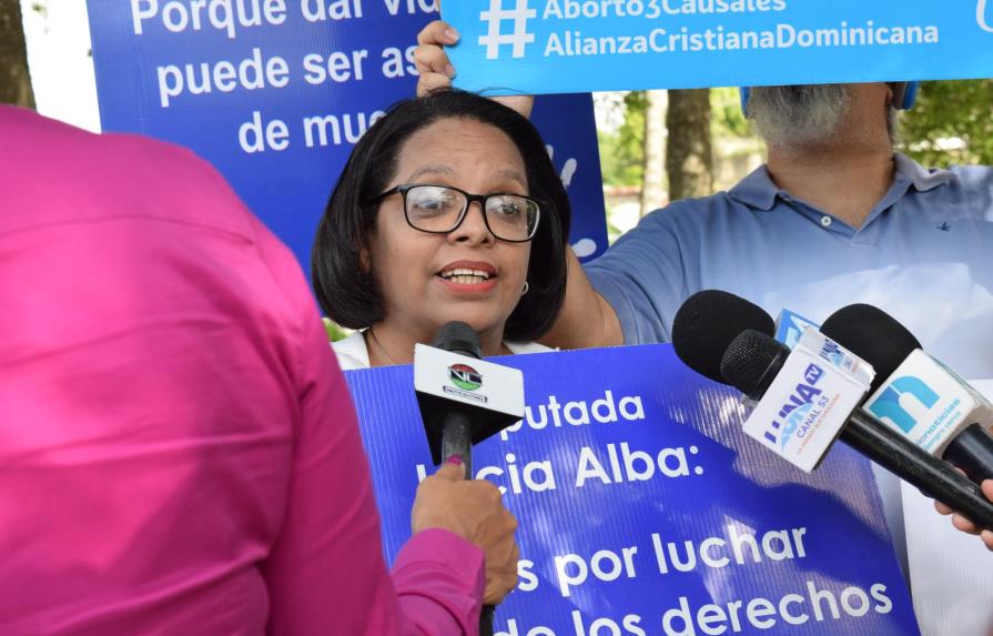 Alianza Cristiana Dominicana y Católicas por el Derecho a Decidir respaldan a Faride Raful en posición sobre lectura de biblia en escuelas