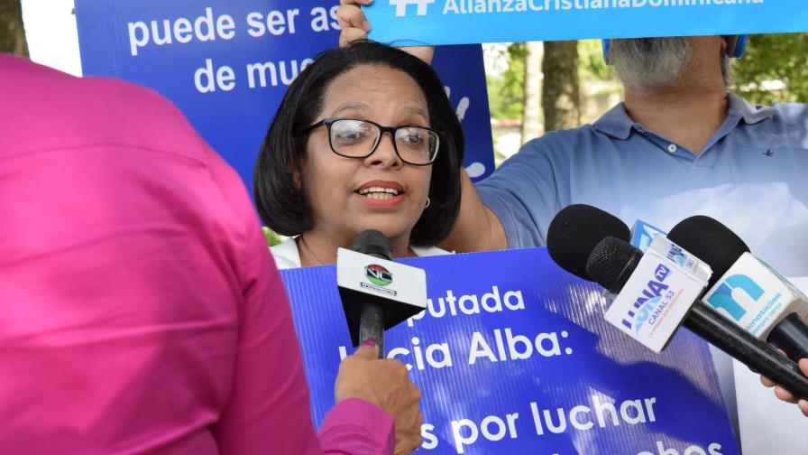 Alianza Cristiana Dominicana y Católicas por el Derecho a Decidir respaldan a Faride Raful en posición sobre lectura de biblia en escuelas Alianza Cristiana Dominicana y Católicas por el Derecho a Decidir respaldan a Faride Raful en posición sobre lectura de biblia en escuelas