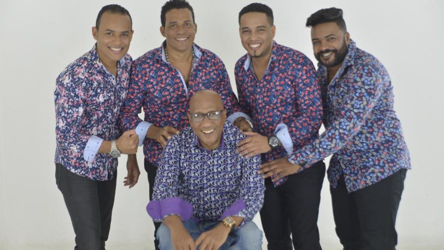 Dioni renueva su orquesta; coquetea con lo urbano