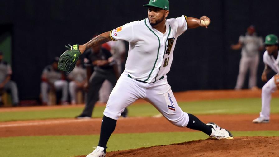 Las Estrellas siguen en racha al ganar dramático duelo de pitcheo al Escogido