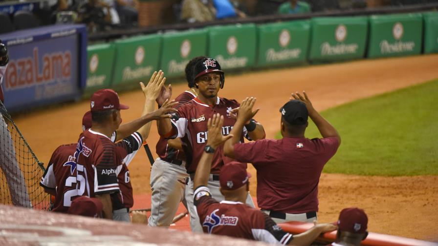 Los Gigantes mantienen su racha victoriosa para ocupar la cima del campeonato