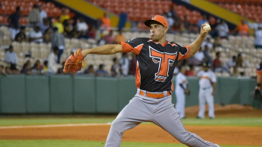 Raúl Valdés, en noche estelar, tira blanqueada de dos hits y los Toros vencieron 2-0 a las Águilas Raúl Valdés, en noche estelar, tira blanqueada de dos hits y los Toros vencieron 2-0 a las Águilas