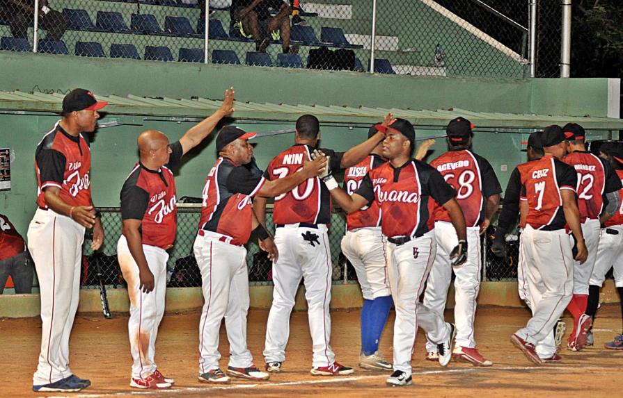 Villa Juana y los Mellos se citan en la final del torneo de sóftbol del Distrito Nacional