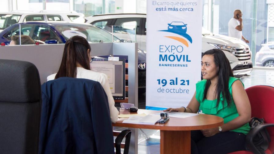 Expomóvil supera expectativas en segundo día de operaciones