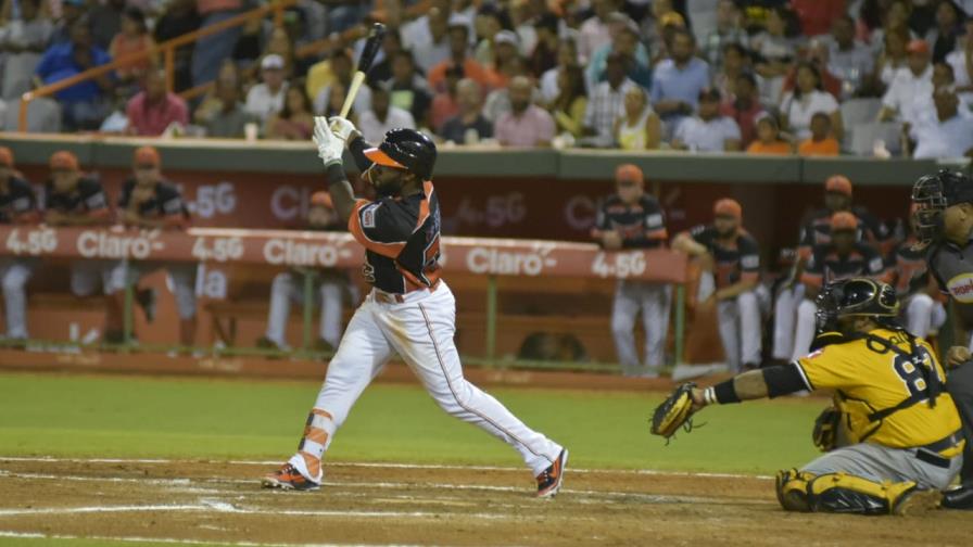 Rubén Sosa impulsa cuatro en triunfo de los Toros sobre las Águilas 7-3