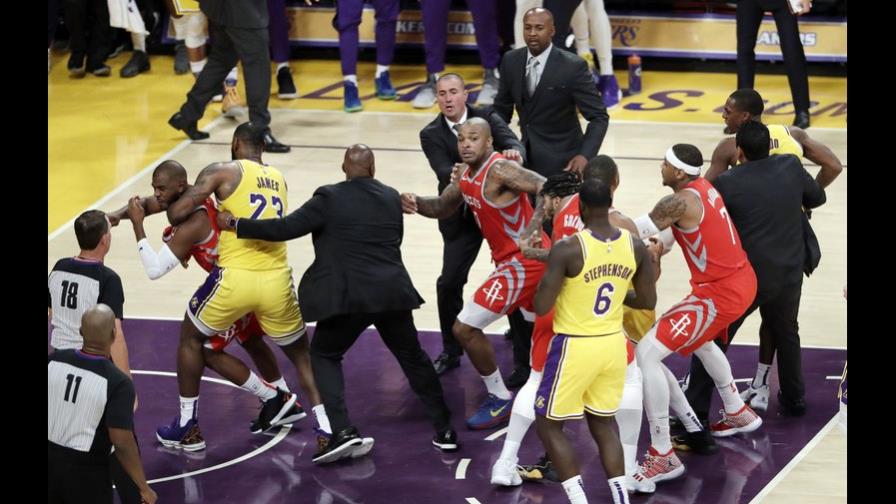 La NBA suspende a Ingram, Rondo y Paul por pelea