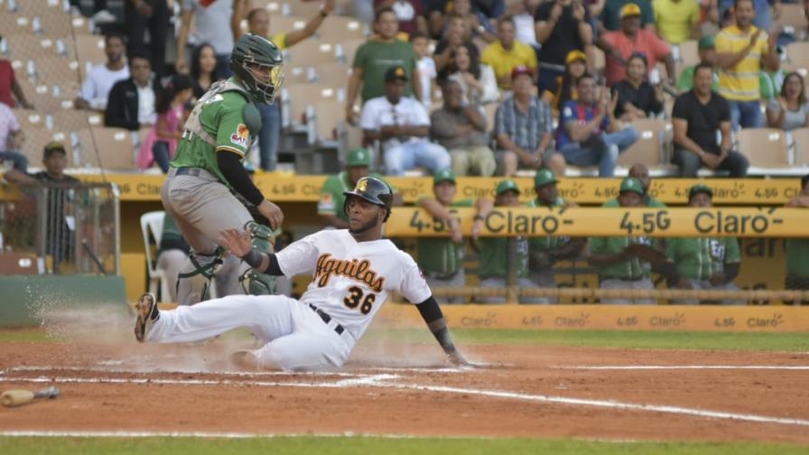 Las Águilas aplastan a las Estrellas y mejoran a 4-4