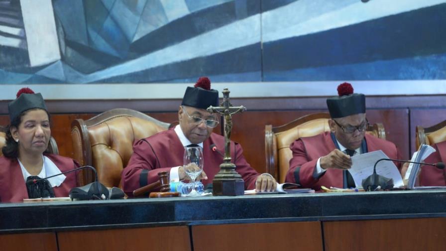 Tribunal Constitucional deja en estado de fallo recurso contra resolución que prohíbe proselitismo