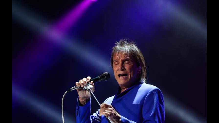 Con “Detalles” Roberto Carlos hizo vibrar a chilenos ávidos de sus canciones