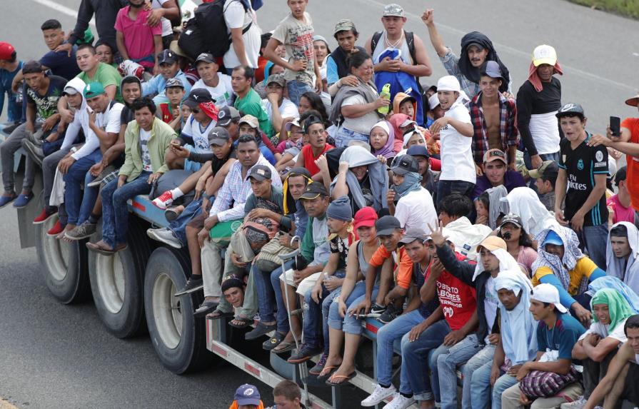 La caravana migrante continúa su éxodo y alza la voz contra Gobierno mexicano