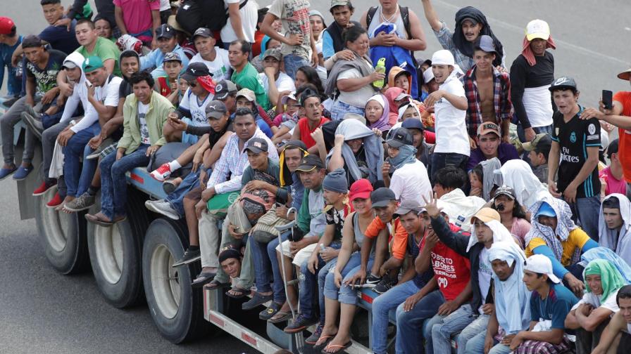 La caravana migrante continúa su éxodo y alza la voz contra Gobierno mexicano
