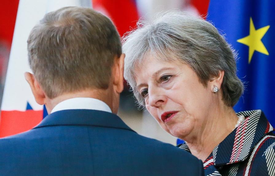 May contempla alargar la transición del “brexit” para desbloquear el diálogo