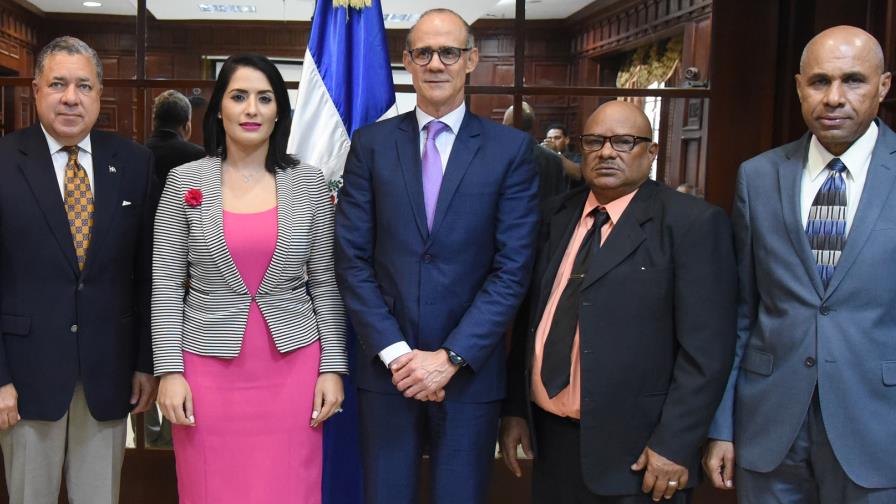 Cancillería estudia acciones legales a favor de pescadores condenados en Bahamas