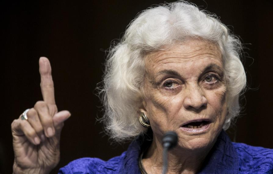 Primera jueza en llegar a Tribunal Supremo de EEUU anuncia que sufre demencia