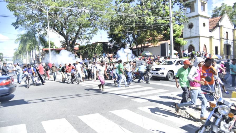 Al menos cuatro afectados por bombas lacrimógenas durante manifestación en San Cristóbal 