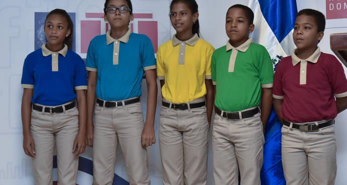 Camisetas del uniforme escolar no han llegado a varias escuelas de  Higüey