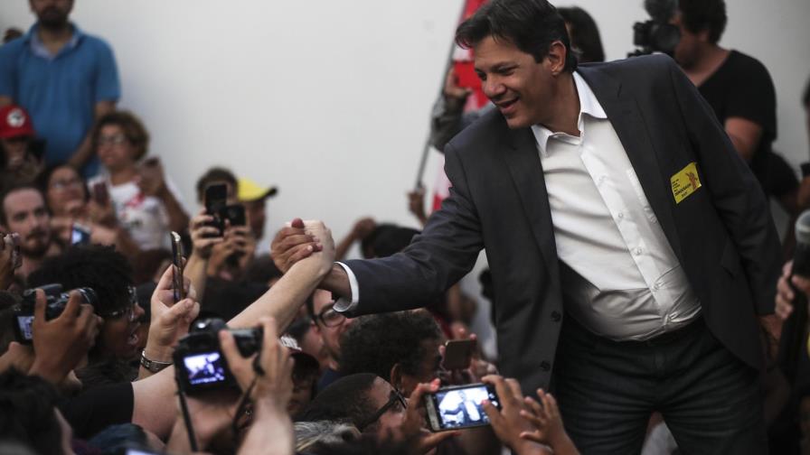 Haddad acorta distancia con Bolsonaro y reduce índice de rechazo en Brasil