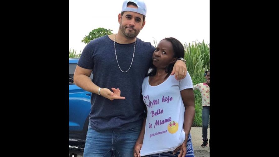 Manny Cruz solicita ayuda para reconstruirle la casa a Antonín