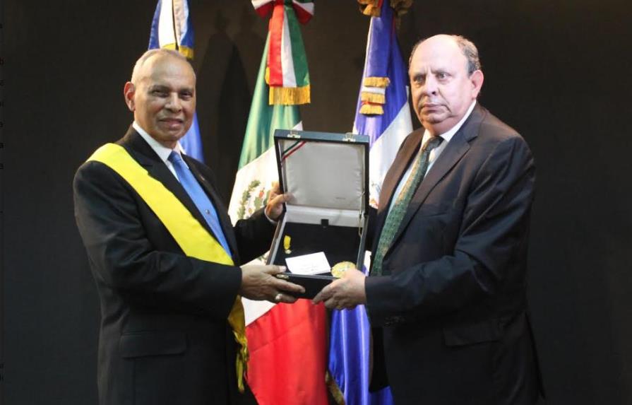 Gobierno mexicano  otorga la más alta condecoración al embajador dominicano Fernando Pérez Memén