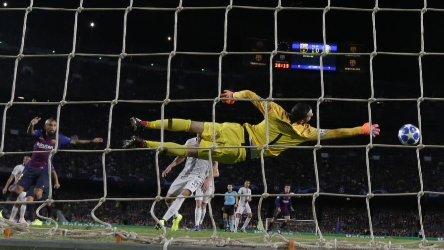 Barcelona y Dortmund se escapan como líderes, PSG resiste con apuros y Atlético es goleado Barcelona y Dortmund se escapan como líderes, PSG resiste con apuros y Atlético es goleado