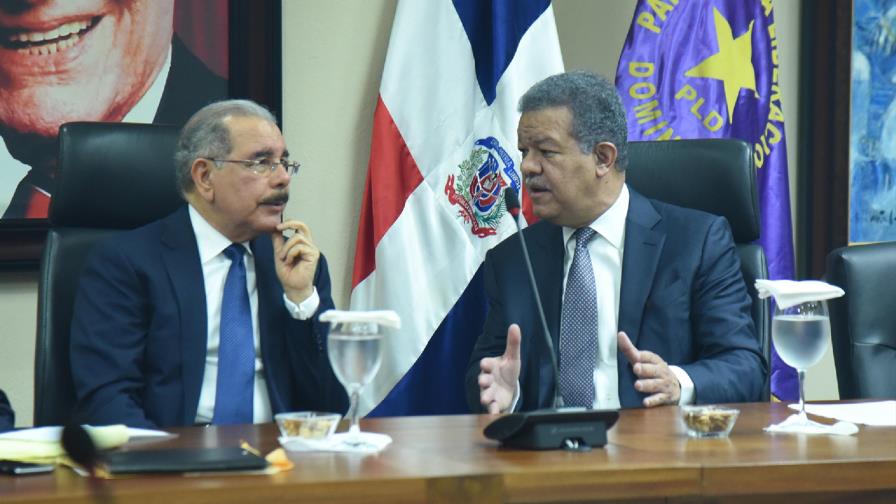 Danilo y Leonel se enfrentan hoy en reunión Comité Central del PLD
