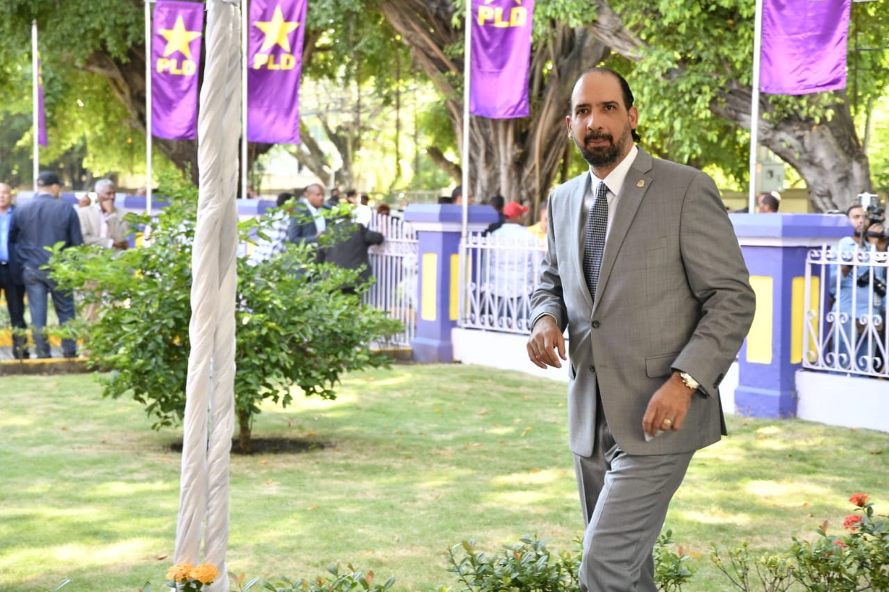 El diputado Henry Merán a su llegada a la Casa Nacional.