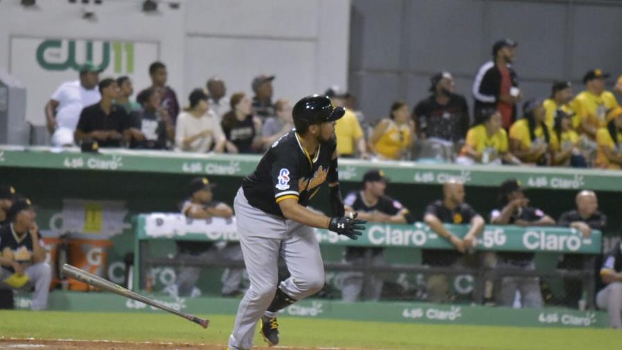 Francisco Peña guía la victoria de las Águilas con par de dobles Francisco Peña guía la victoria de las Águilas con par de dobles